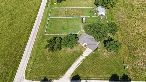 22284 Rosewood St, Bucyrus, KS 66013