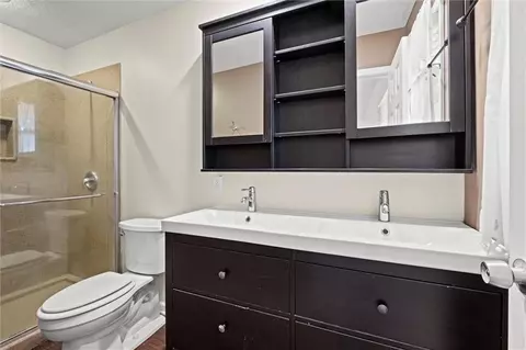 Bath - 1836 E 153rd Cir, Olathe, KS 66062 photo 1 of 3