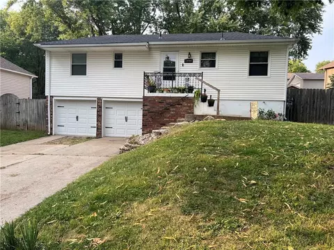 19704 E 14th Ter, Independence, MO 64056