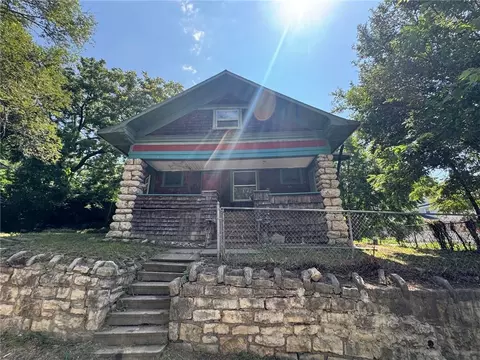 335 Bales Ave, Kansas City, MO 64124