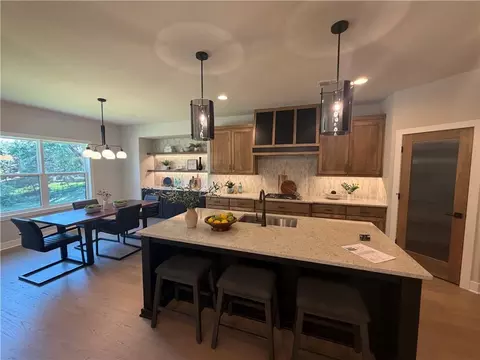 15253 W 162nd St, Olathe, KS 66062