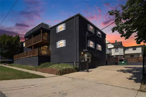 4063 Warwick Blvd, Kansas City, MO 64111