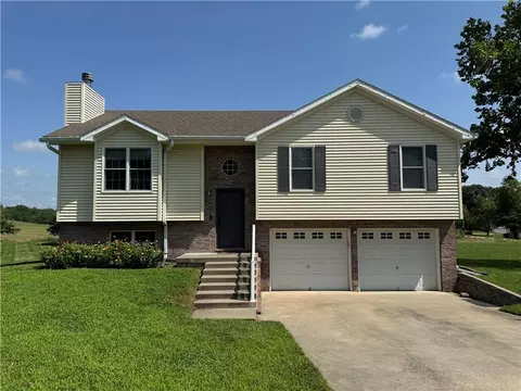 103 SW 95th Rd, Warrensburg, MO 64093