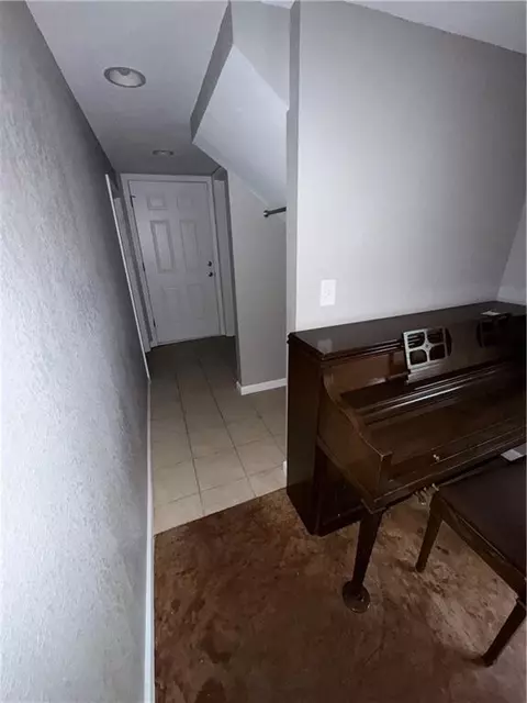 Entry Way - 6206 E 140th Ter, Grandview, MO 64030 photo 5 of 6