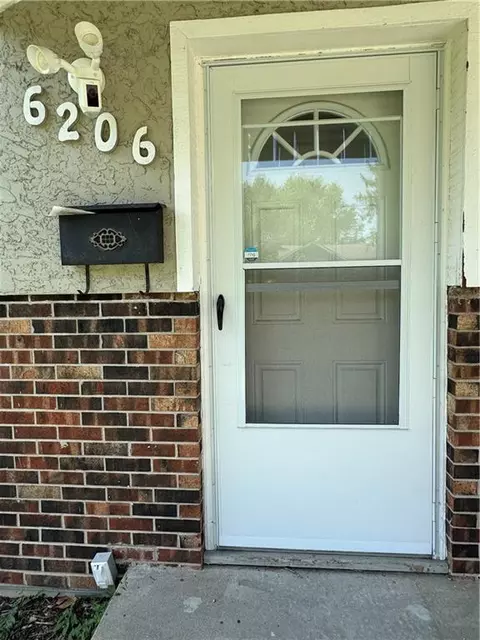 Exterior - 6206 E 140th Ter, Grandview, MO 64030 photo 7 of 10
