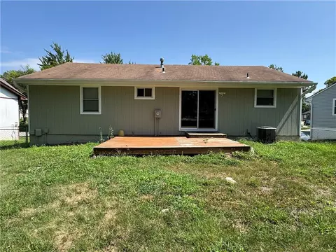 Exterior - 6206 E 140th Ter, Grandview, MO 64030 photo 6 of 10