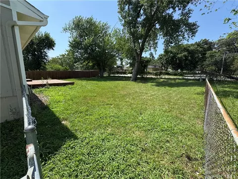 Exterior - 6206 E 140th Ter, Grandview, MO 64030 photo 4 of 10
