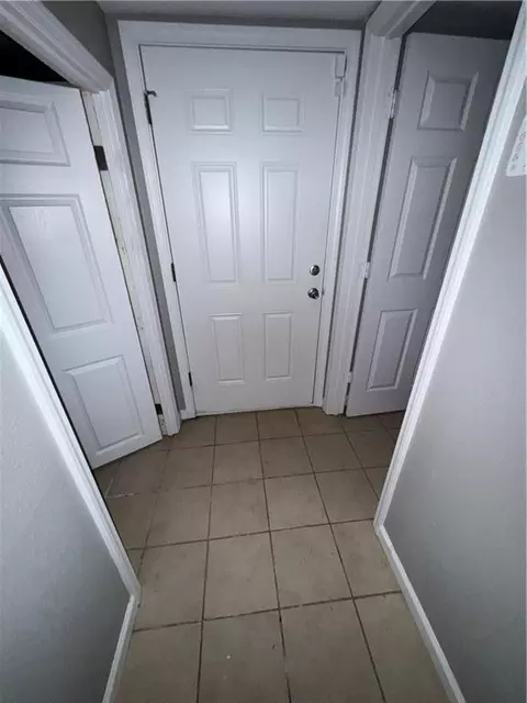 Entry Way - 6206 E 140th Ter, Grandview, MO 64030 photo 6 of 6