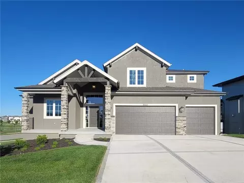 18221 Oakmont St, Overland Park, KS 66013