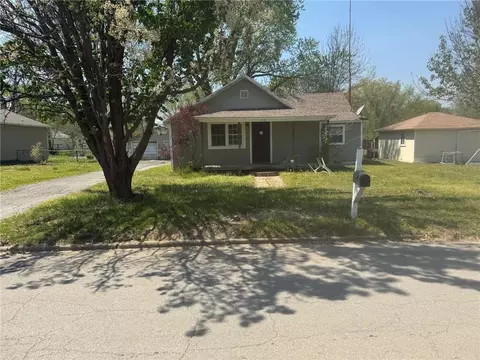 519 N Wood St, Caney, KS 67333