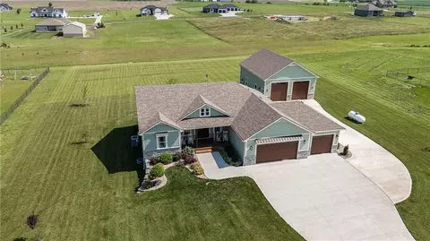 6741 Lakeside Cir, Odessa, MO 64076