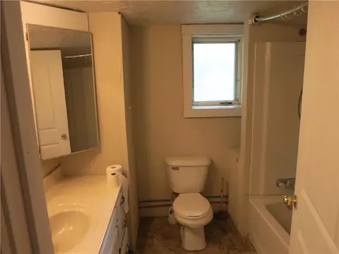 Bath - 281 Maple St, Kidder, MO 64649 photo 1 of 2