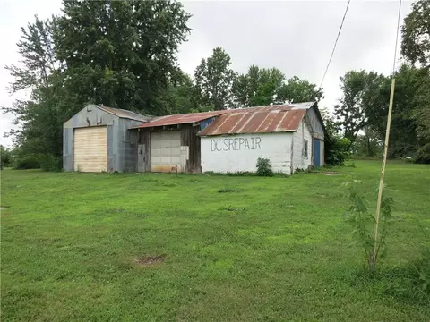 Exterior - 281 Maple St, Kidder, MO 64649 photo 3 of 8