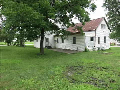 Exterior - 281 Maple St, Kidder, MO 64649 photo 4 of 8