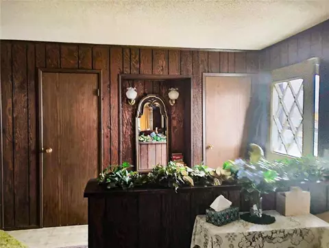 Entry Way - 25998 Hemlock Rd, Bevier, MO 63532 photo 2 of 2