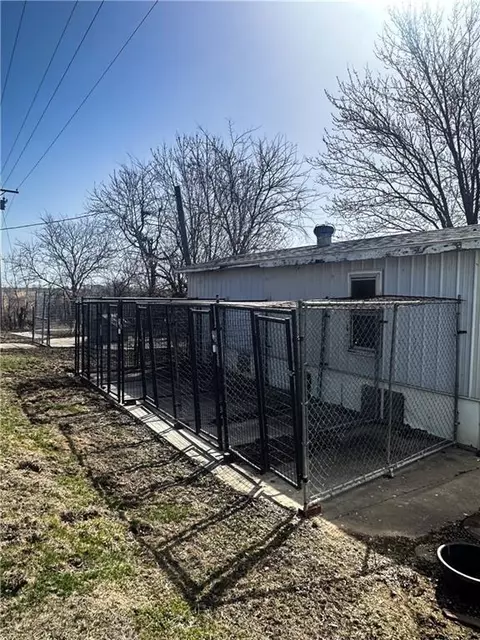 Exterior - 25998 Hemlock Rd, Bevier, MO 63532 photo 5 of 12