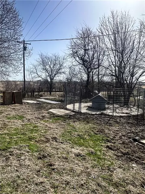 Exterior - 25998 Hemlock Rd, Bevier, MO 63532 photo 7 of 12