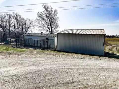 Exterior - 25998 Hemlock Rd, Bevier, MO 63532 photo 4 of 12