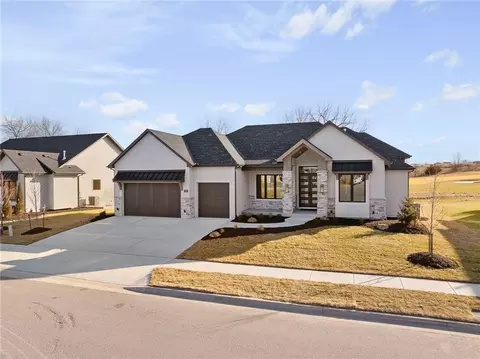 Exterior - 703 Hampstead Dr, Raymore, MO 64083 photo 10 of 10