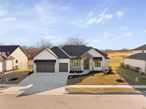 703 Hampstead Dr, Raymore, MO 64083