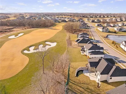 View/Area - 703 Hampstead Dr, Raymore, MO 64083 photo 5 of 6