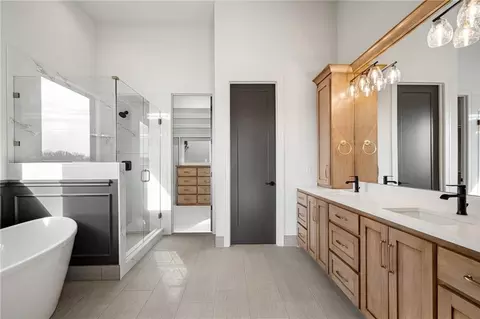 Bath - 703 Hampstead Dr, Raymore, MO 64083 photo 1 of 8