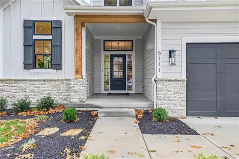 5111 W 72nd Ter, Prairie Village, KS 66208