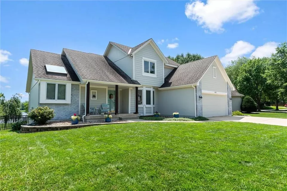 Exterior - 4213 SW Sapelo Dr, Lees Summit, MO 64082 photo 3 of 8