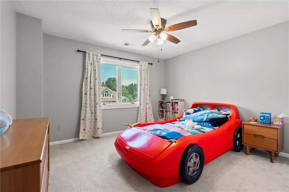 Bedroom - 4213 SW Sapelo Dr, Lees Summit, MO 64082 photo 4 of 5