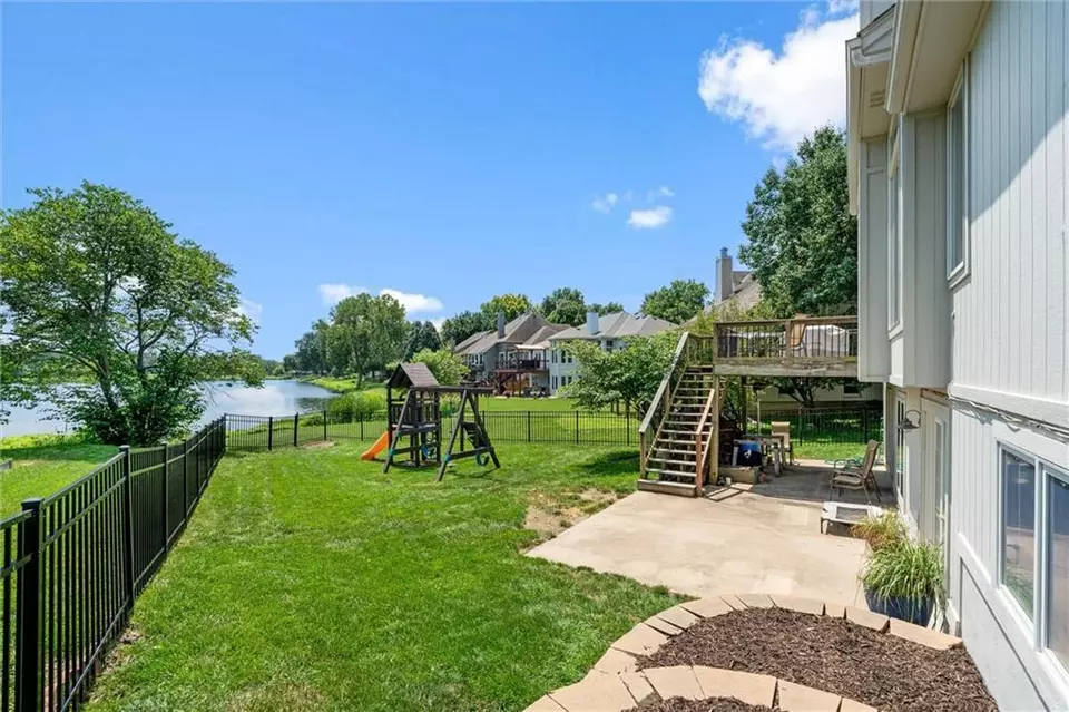 Exterior - 4213 SW Sapelo Dr, Lees Summit, MO 64082 photo 5 of 8