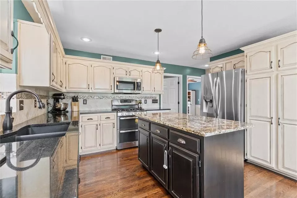 Kitchen - 4213 SW Sapelo Dr, Lees Summit, MO 64082 photo 1 of 5