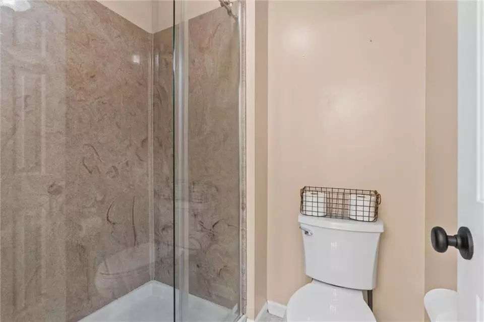 Bath - 4213 SW Sapelo Dr, Lees Summit, MO 64082 photo 3 of 6