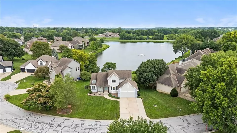 View/Area - 4213 SW Sapelo Dr, Lees Summit, MO 64082 photo 2 of 6