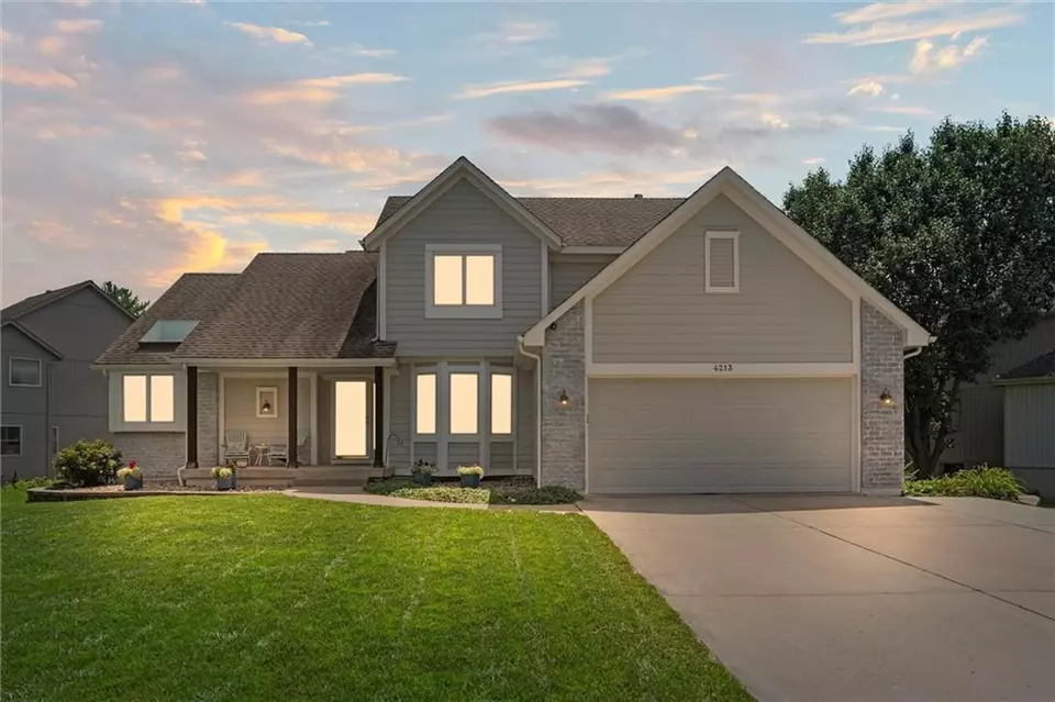 Exterior - 4213 SW Sapelo Dr, Lees Summit, MO 64082 photo 2 of 8
