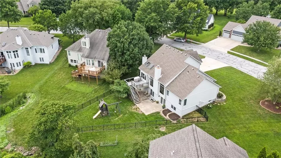 View/Area - 4213 SW Sapelo Dr, Lees Summit, MO 64082 photo 4 of 6