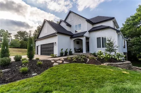 23870 W 121st St, Olathe, KS 66061