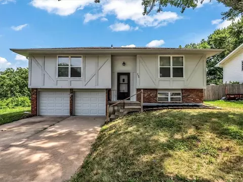 204 SE Cromwell St, Blue Springs, MO 64014