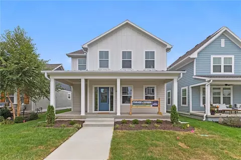 1025 SW Armie St, Lees Summit, MO 64081