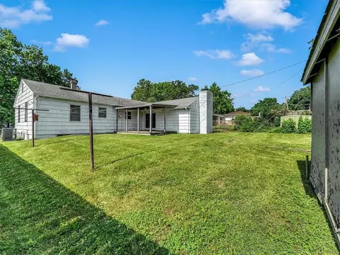 Exterior - 13704 E 41st St, Independence, MO 64055 photo 3 of 5