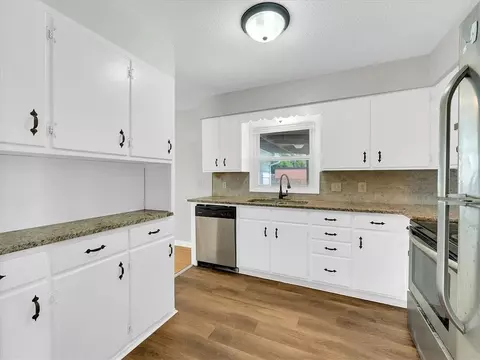 Kitchen - 13704 E 41st St, Independence, MO 64055 photo 1 of 2