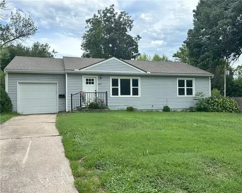 411 7th Ter, Warrensburg, MO 64093