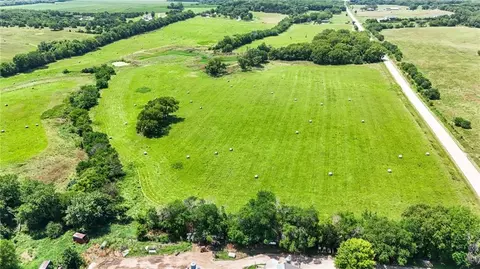 39 N Ac 0000 N 1000 Rd, Lawrence, KS 66046