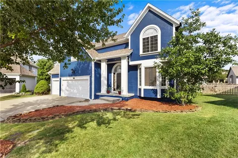 5920 NE Coral Cir, Lees Summit, MO 64064