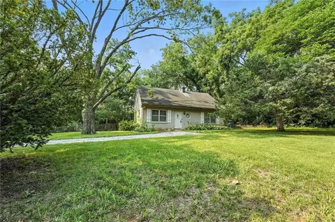 1013 W Santa Fe Trl, Kansas City, MO 64145