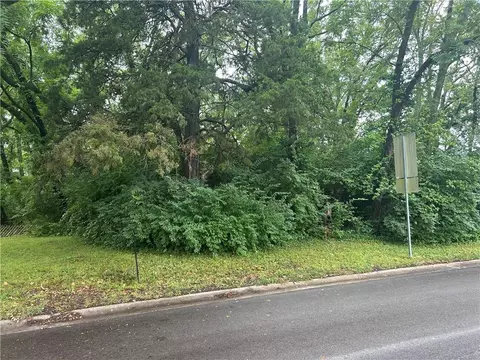 1105 W Santa Fe Trl, Kansas City, MO 64145