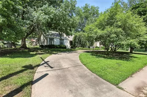 1316 Vilas St, Leavenworth, KS 66048
