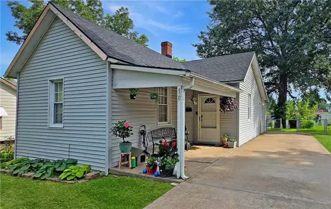 409 W 26th St, Higginsville, MO 64037