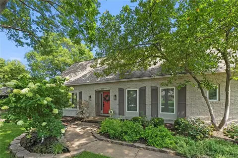 9815 Overbrook Rd, Leawood, KS 66206
