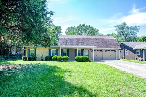 2015 Learnard Ave, Lawrence, KS 66046