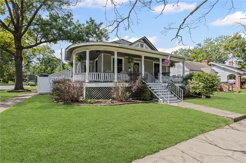 509 E Peoria St, Paola, KS 66071